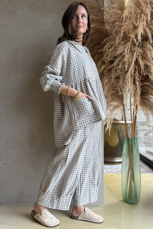 Annie Gingham Peter Pan Smock Blouse Mocha